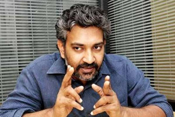 director rajamouli,baahubali movie,prabhas,baahubali 2  ఇది రాజమౌళి బిజినెస్ ట్రిక్ లో భాగమా..!